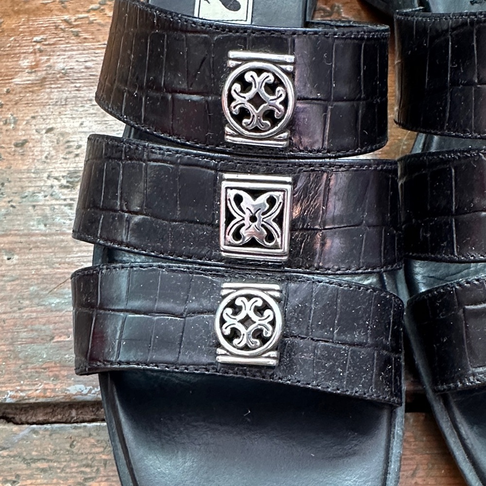 Brighton Women's Black Croc-Embossed Slide Sandals - Picture 2 of 5
